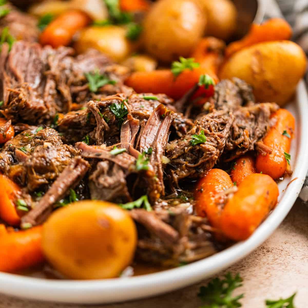 Slow Cooker Chuck Roast Recipe | Easy Crock Pot Roast for Tender, Juicy ...